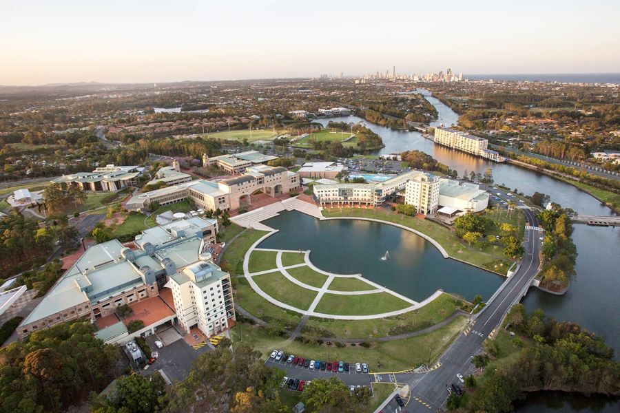 ROBINA BLISS - GOLD COAST GEM