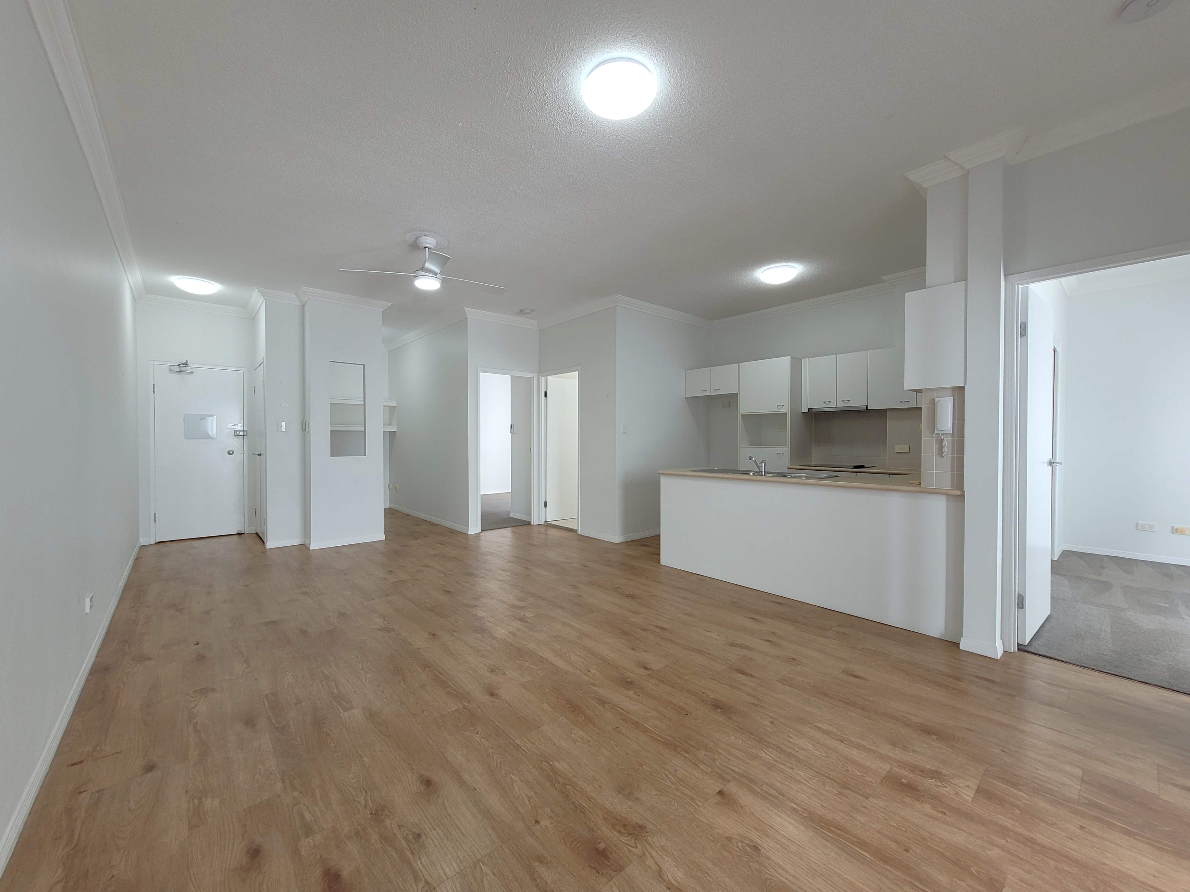 Boston/Euro/Central/Indro, Spring Hill