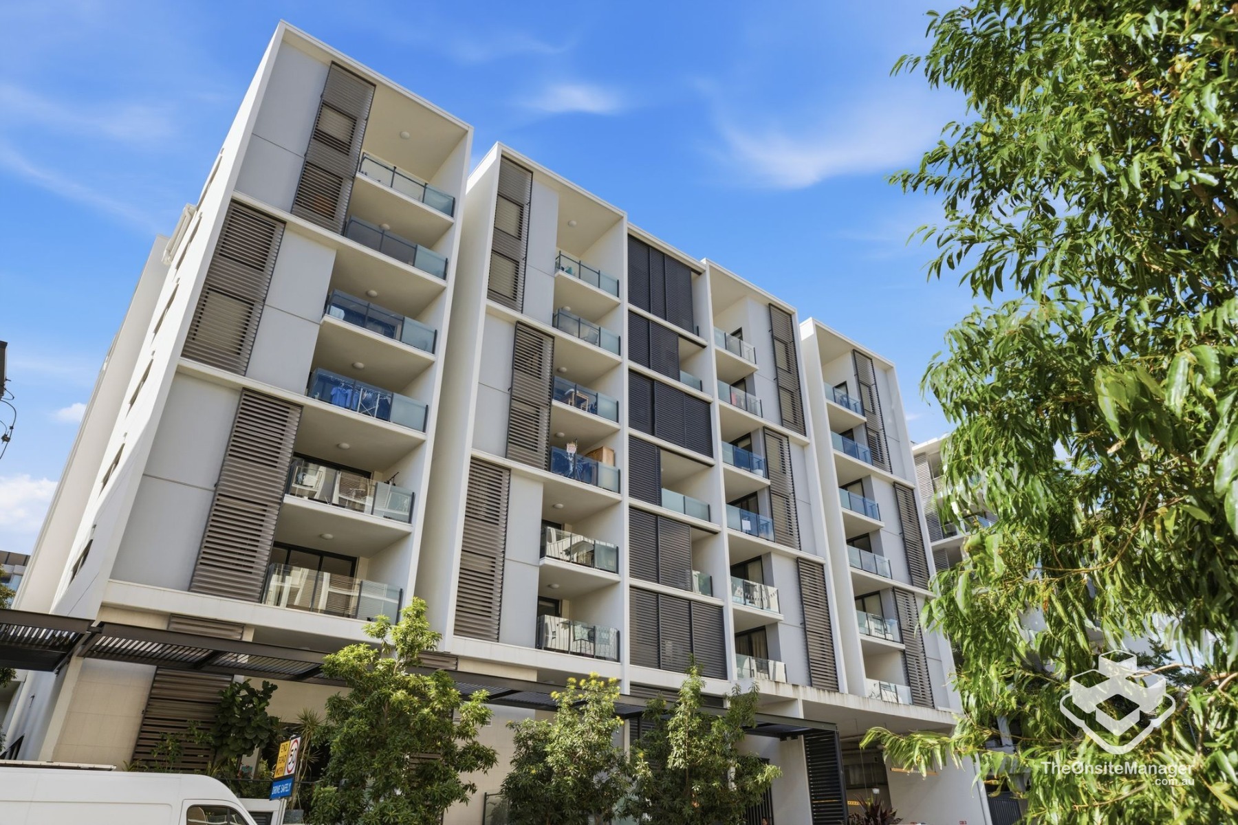 Modern 2-Bedroom Apartment in Prime West End Location
