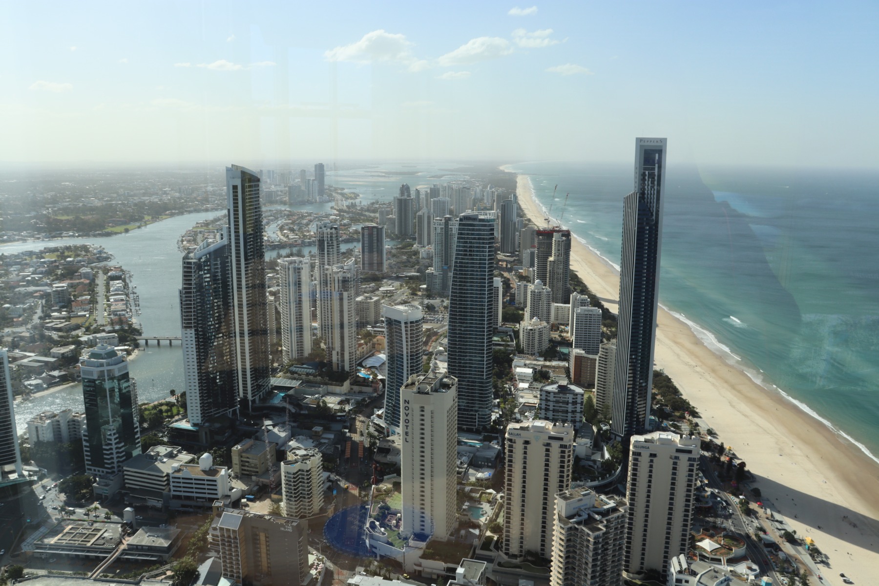 Strong Year Round Bookings in Surfers Paradise - ID 9228