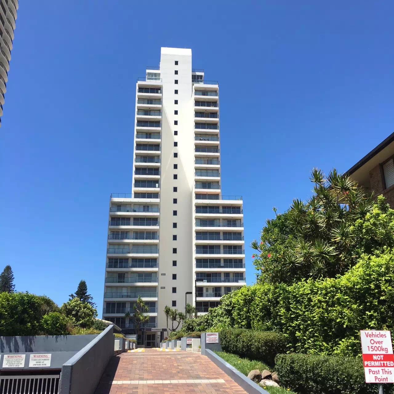 Absolute Beachfront Management Rights - $410k Net Profit, Ocean View Residence | Resort Brokers ID : MR009228