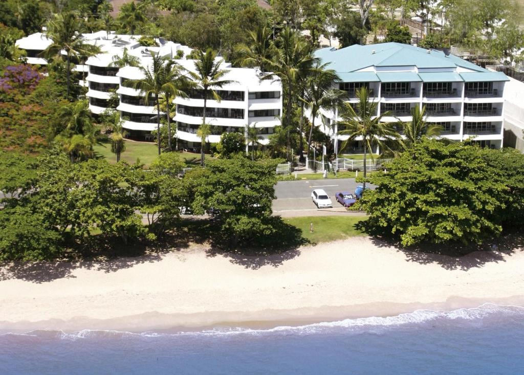 Live and work in Paradise and earn a Huge $470k