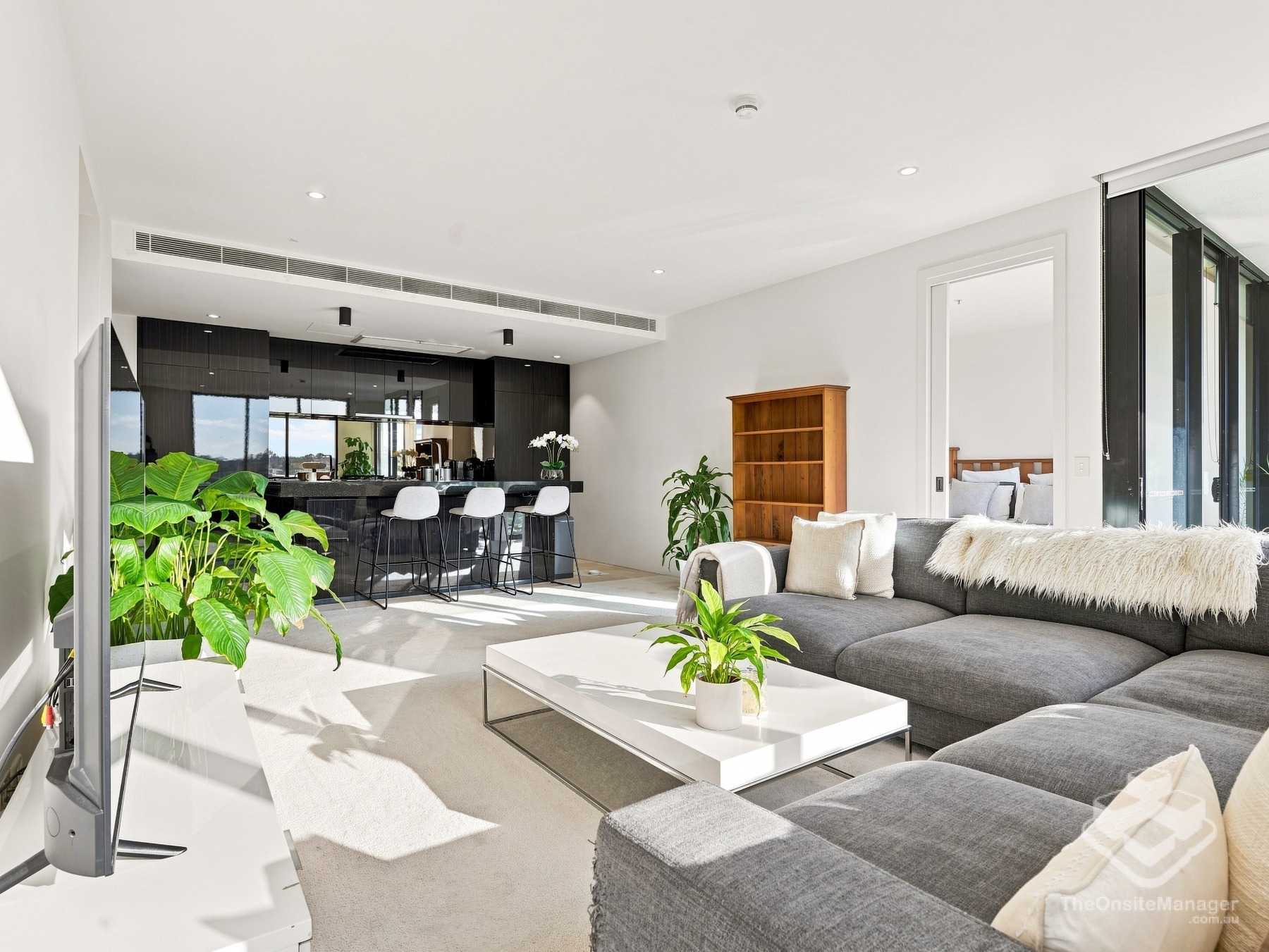 Resort-Style Living with Stunning Hinterland Sunsets – 2 Bedrooms + Study