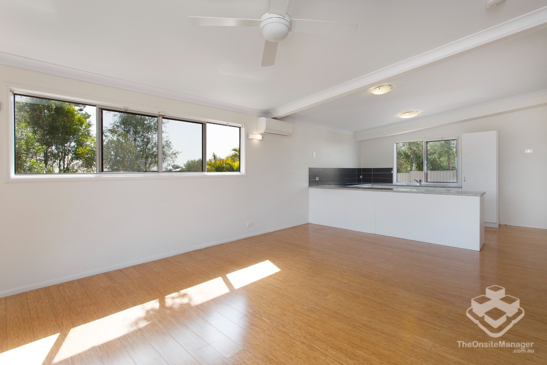 Large, modern cottage - bills included