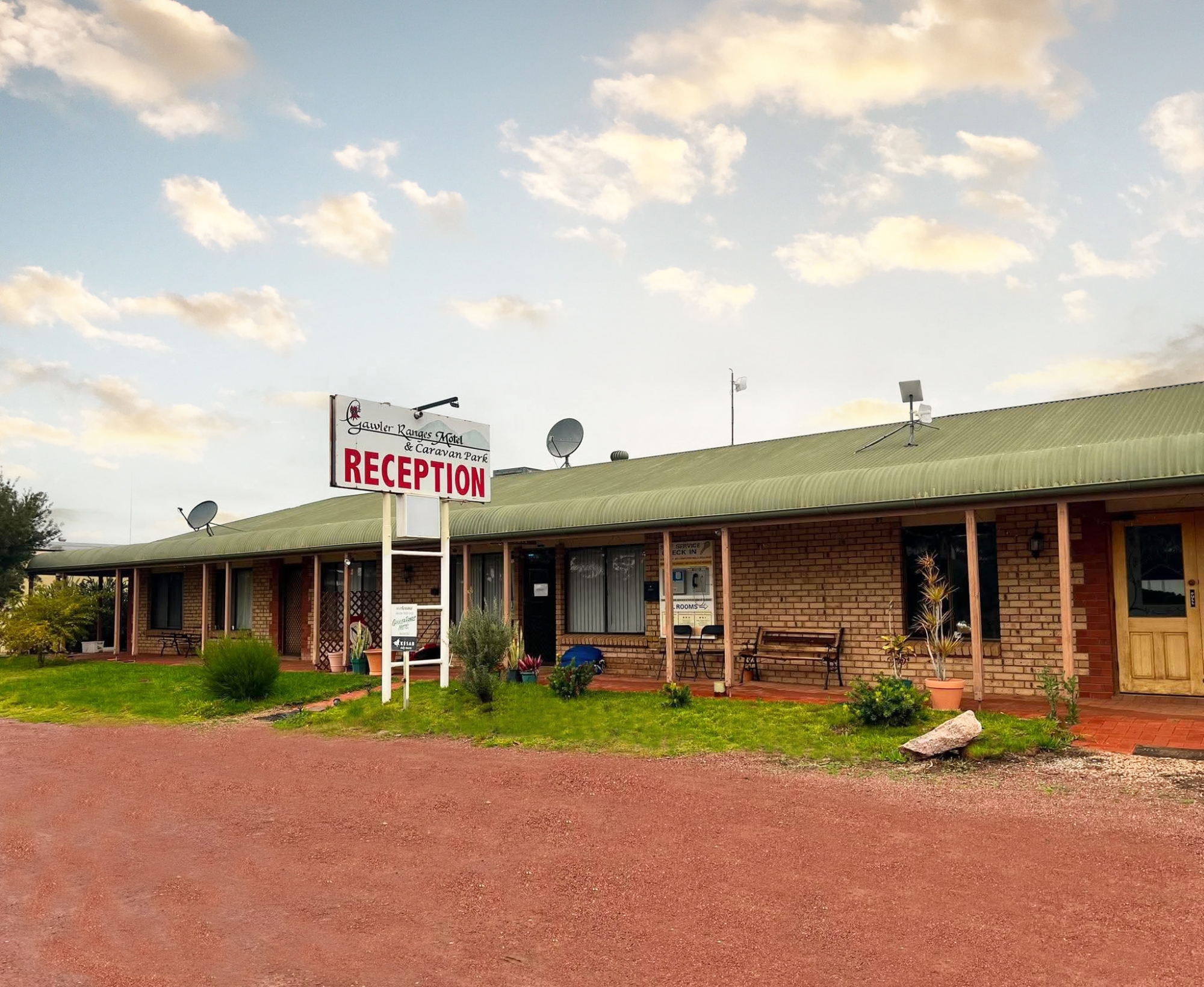Secure a Rare Passive Investment in a Prime Eyre Highway Location | Resort Brokers ID : INV009348