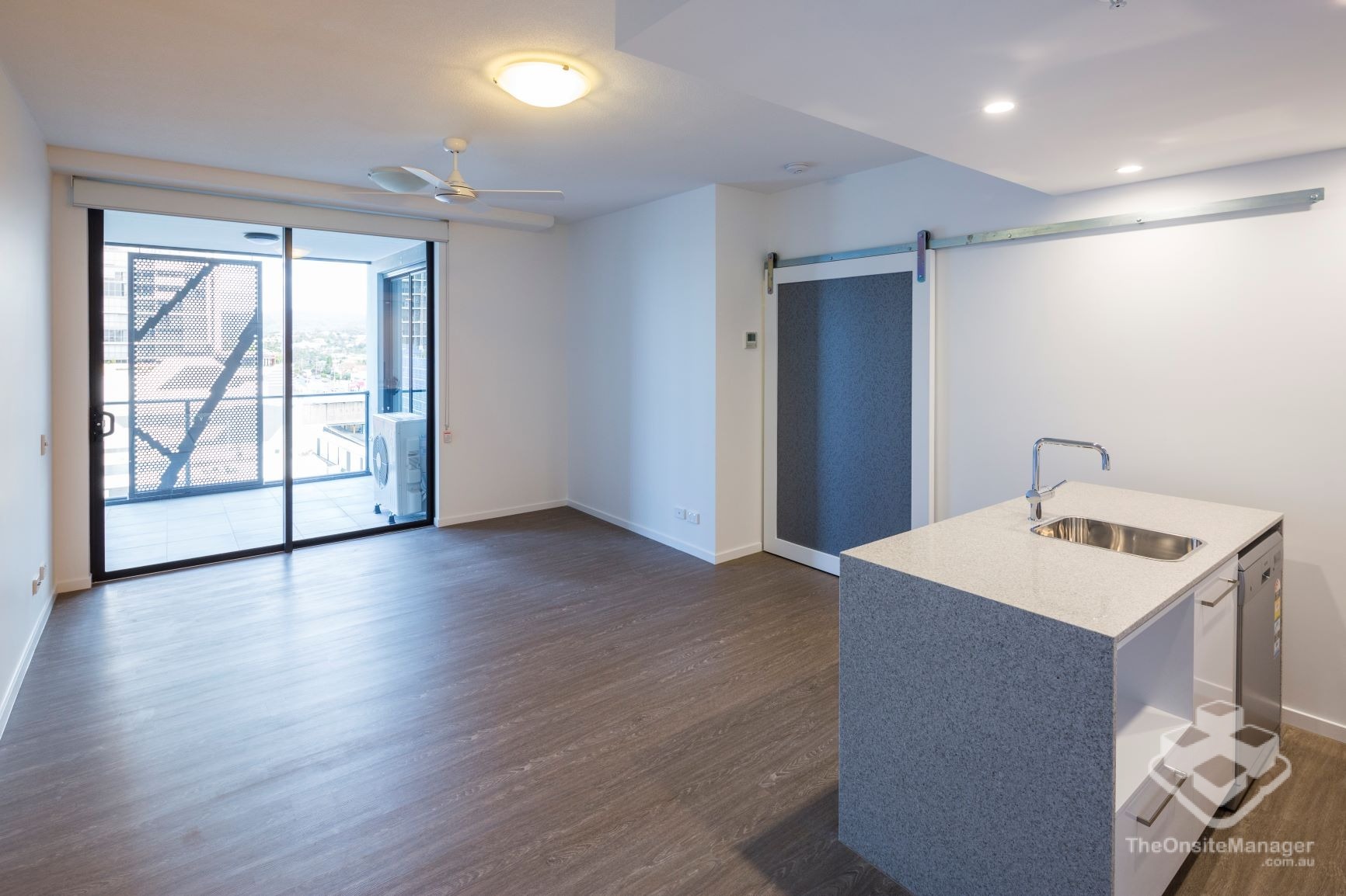 Rental at 27/13 Railway Terrace, Milton