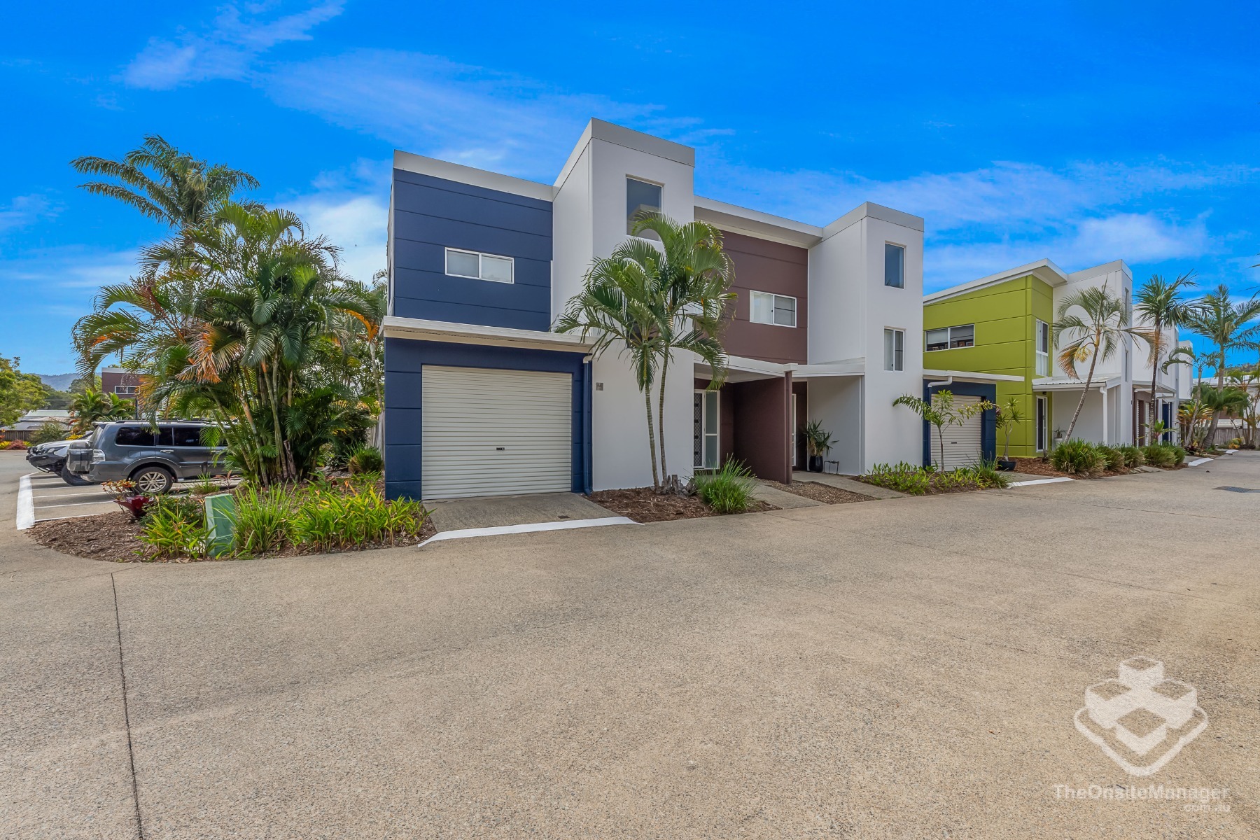 TRANQUILE 2 BEDROOM BEAUTIFULLY PRESENTED TOWNHOUSE FANTASTIC LOCATION