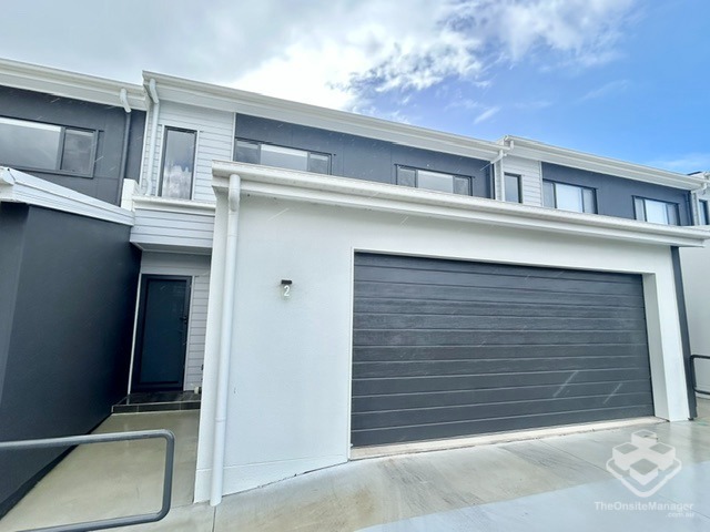 Rental at 2/56 Hamilton Road, Woodford
