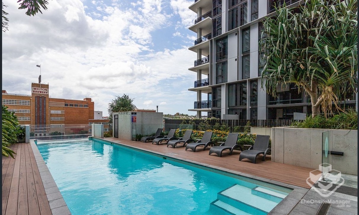 1 BEDROOM UNFURNISHED APARTMENT WITH ALLOCATED CAR PARK