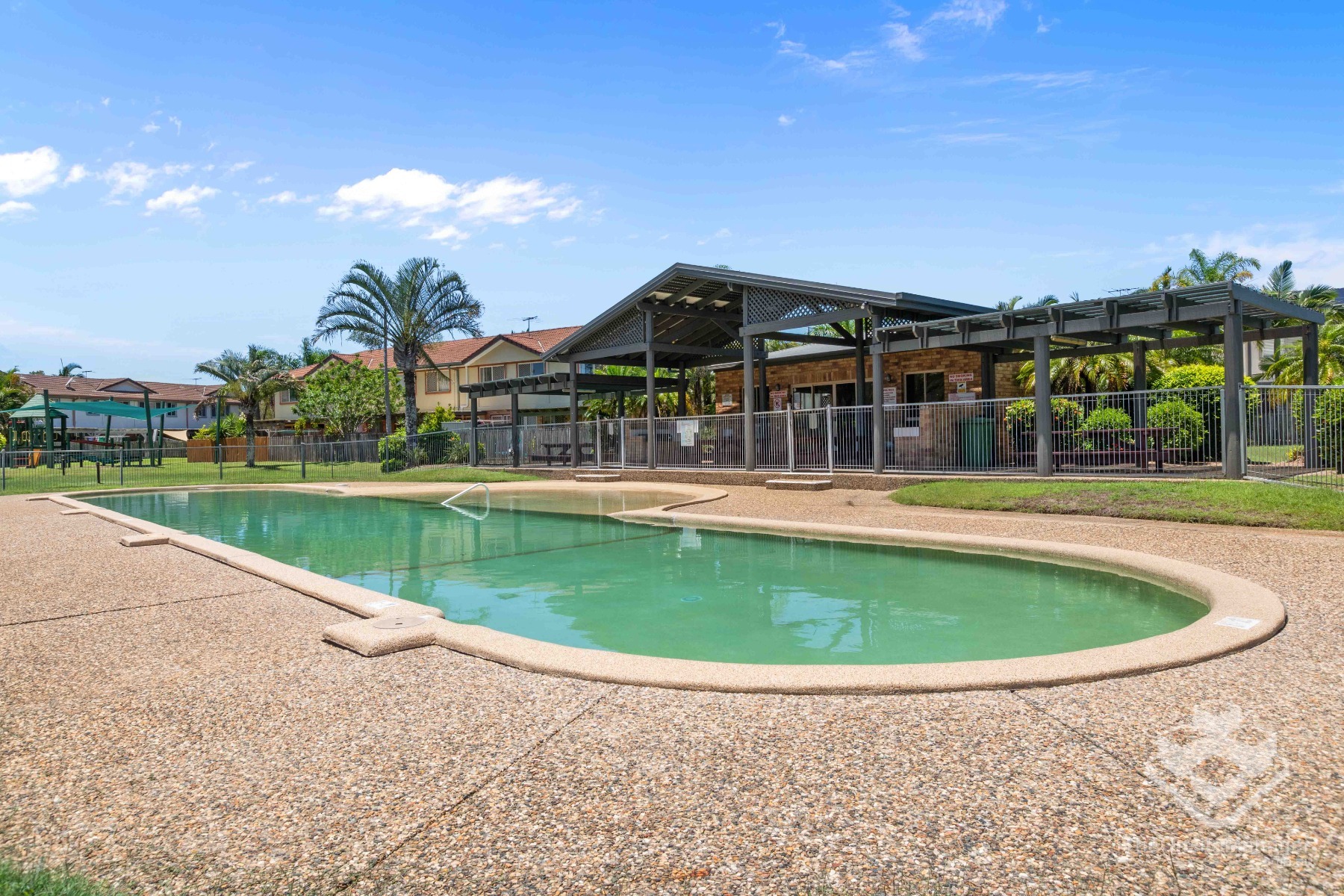 Resort Style Townhouse in Central Thorneside Location