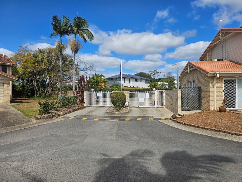Well Established Permanent Management Rights - Strong Letting Pool - ID 7992
