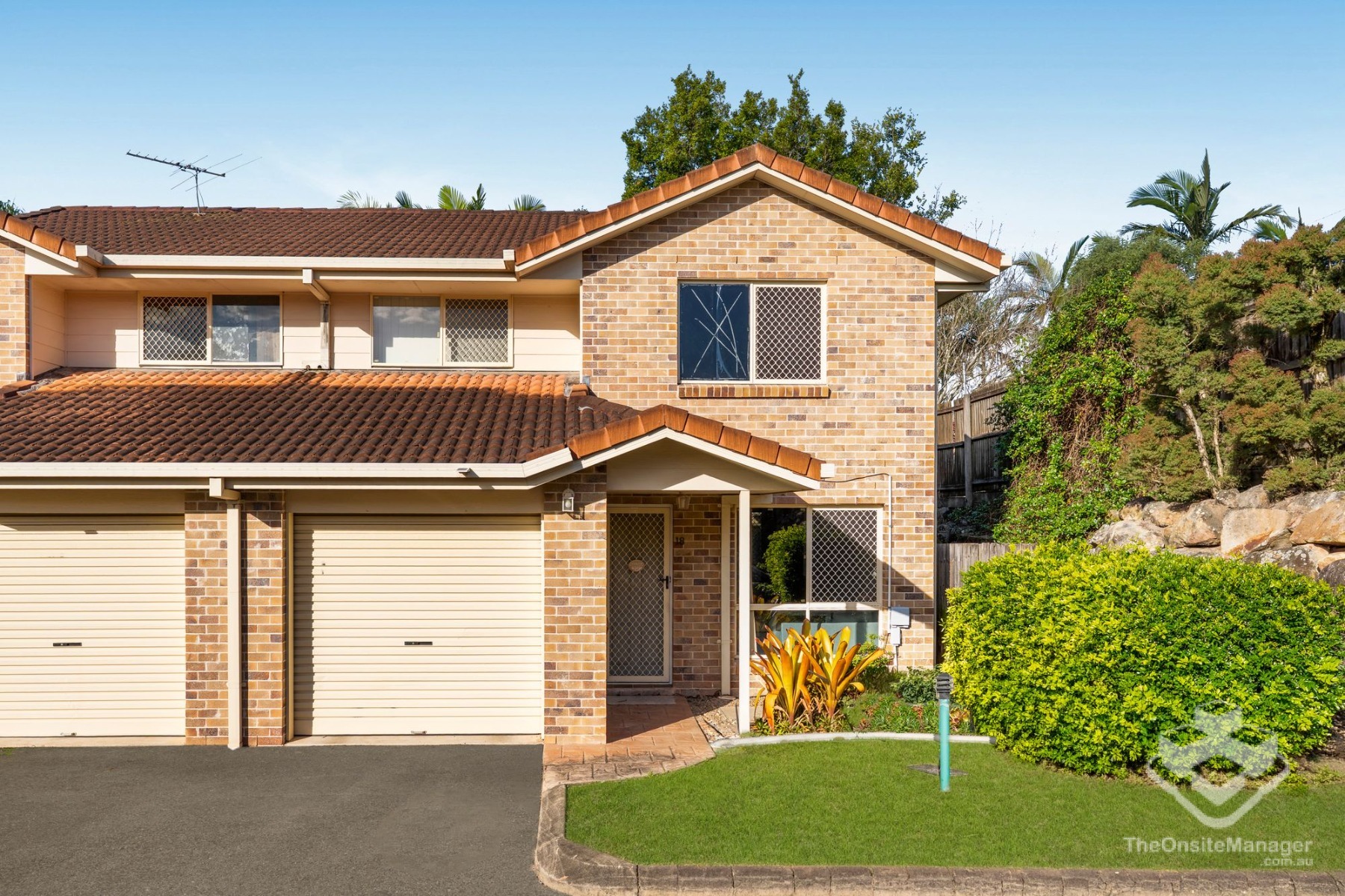 Spacious 3-Bedroom Townhouse in a Quiet Gated Complex