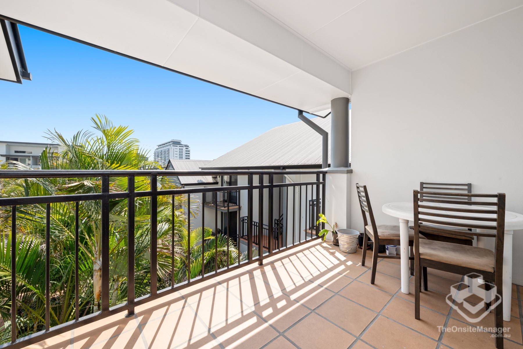 Tropical Retreat in City Centre