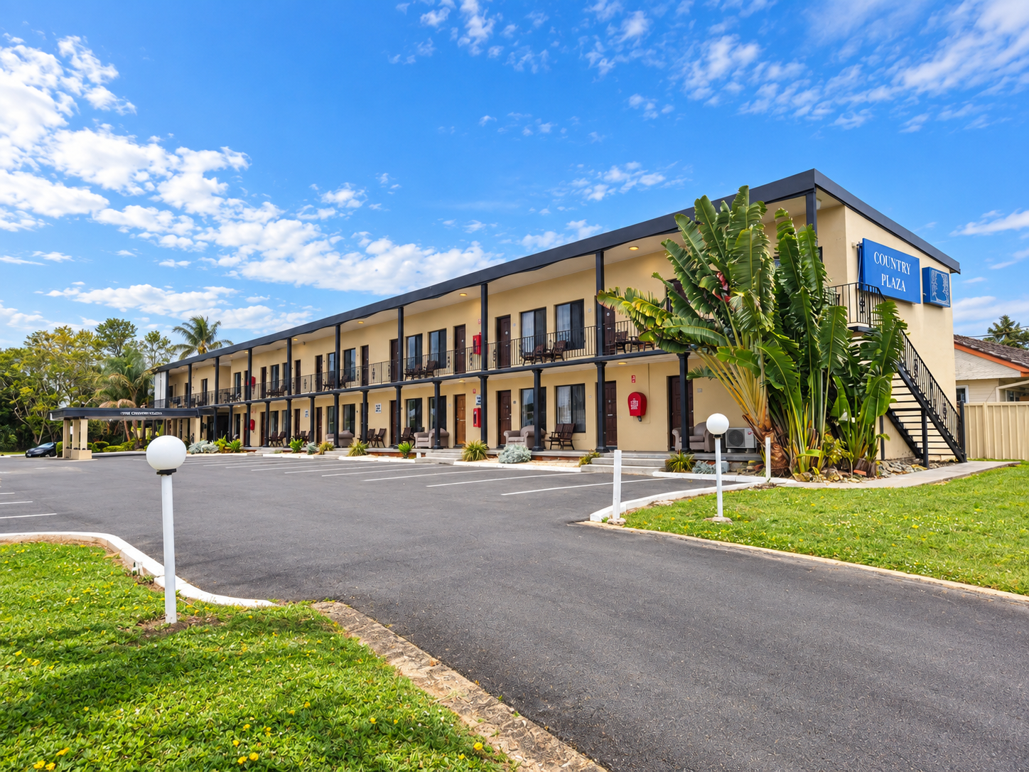 PROVEN REGIONAL MOTEL BUSINESS WITH 25 YEARS OF LEASE SECURITY | Resort Brokers ID : LH009371