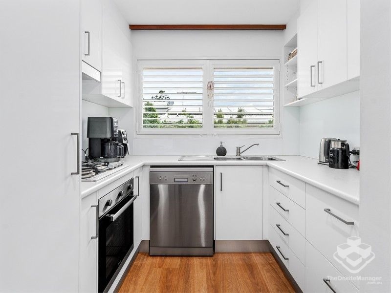 Beautifully Renovated Two-Bedroom Unit in Convenient Coorparoo