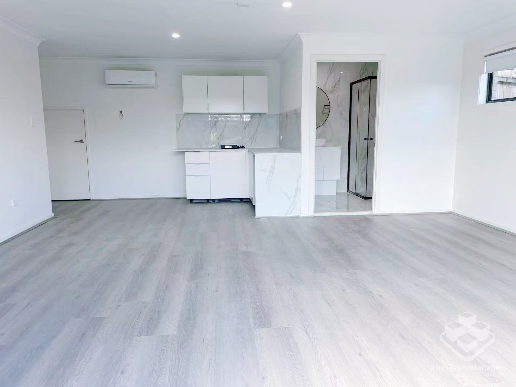 DEPOST TAKEN!!   Brand New Renovated 1-Bedroom Studio in Pimpama