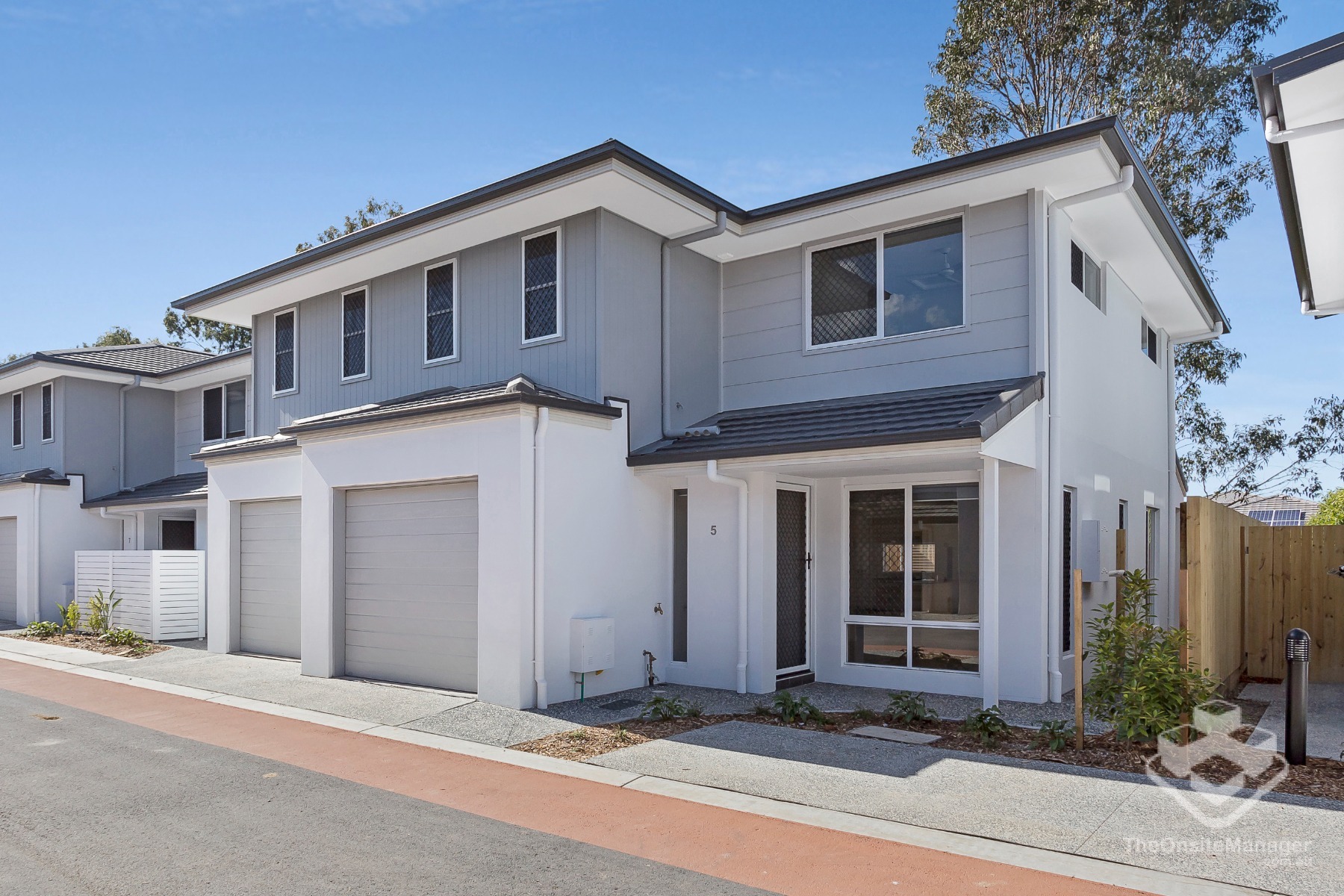 Freshly Refreshed 3-Bedroom Townhouse – New Paint & Carpet | A/C | Minutes to Gateway