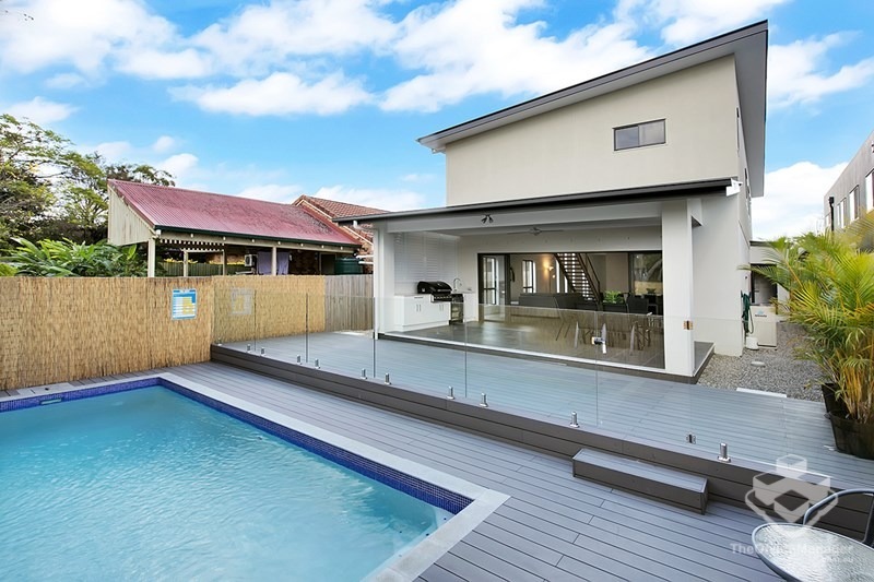 Spacious Family Home with Pool in Prime Graceville Location