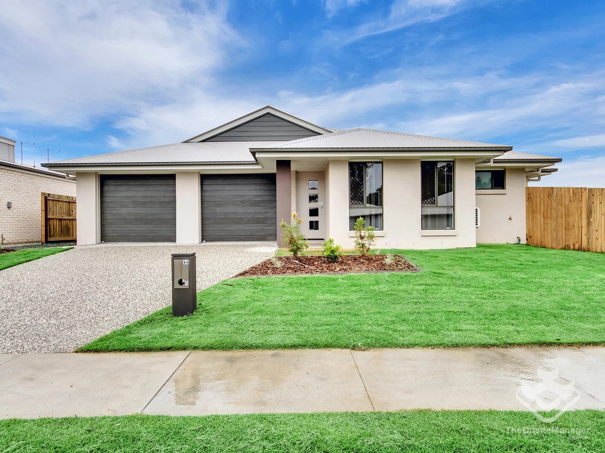 Stylish & Spacious Duplex with Huge Private Backyard