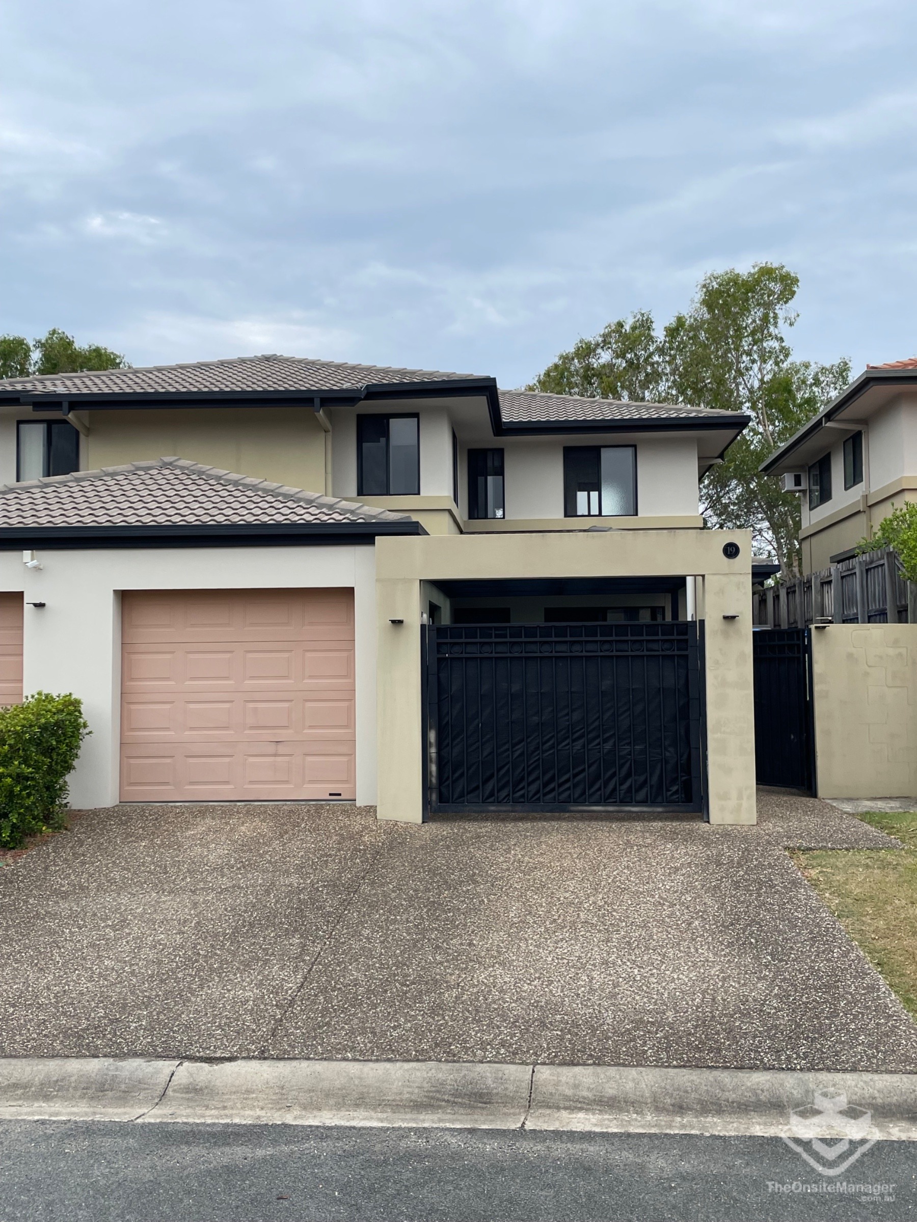Spacious townhouse in great location