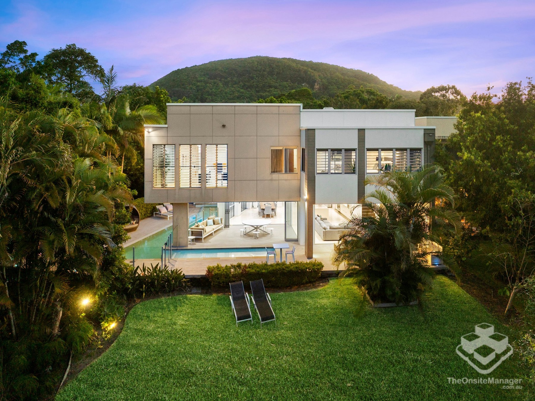 Executive Furnished Waterfront Living – The Lakes