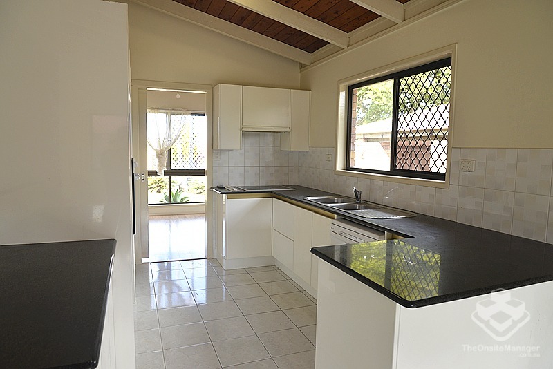 Spacious Family Home in a Quiet Cul-de-Sac - Walk to Sunnybank Hills Shoppingtown