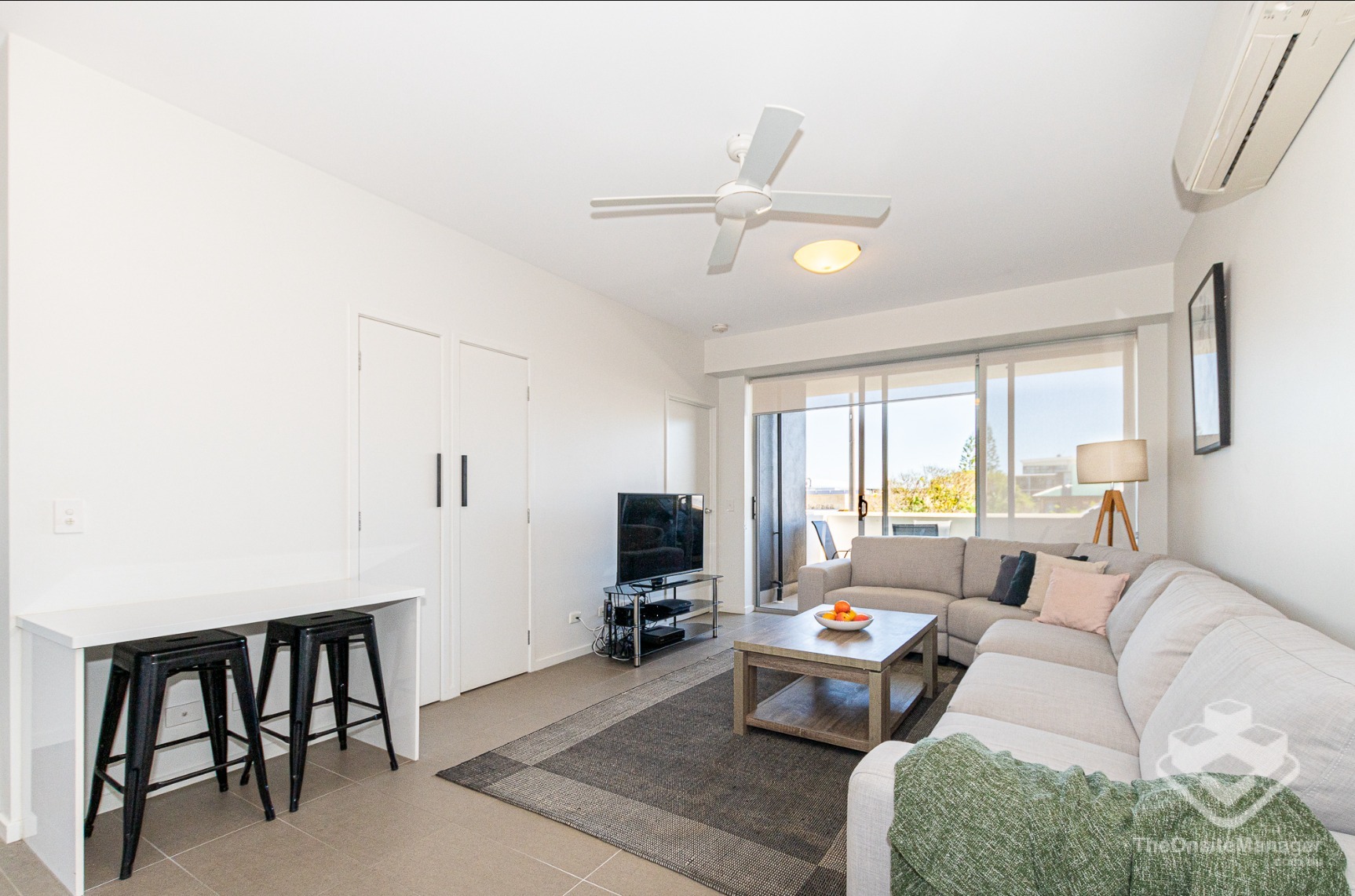 Modern 2-bed 2-bath 1-carpark space Inner-North Living with Exceptional Convenience