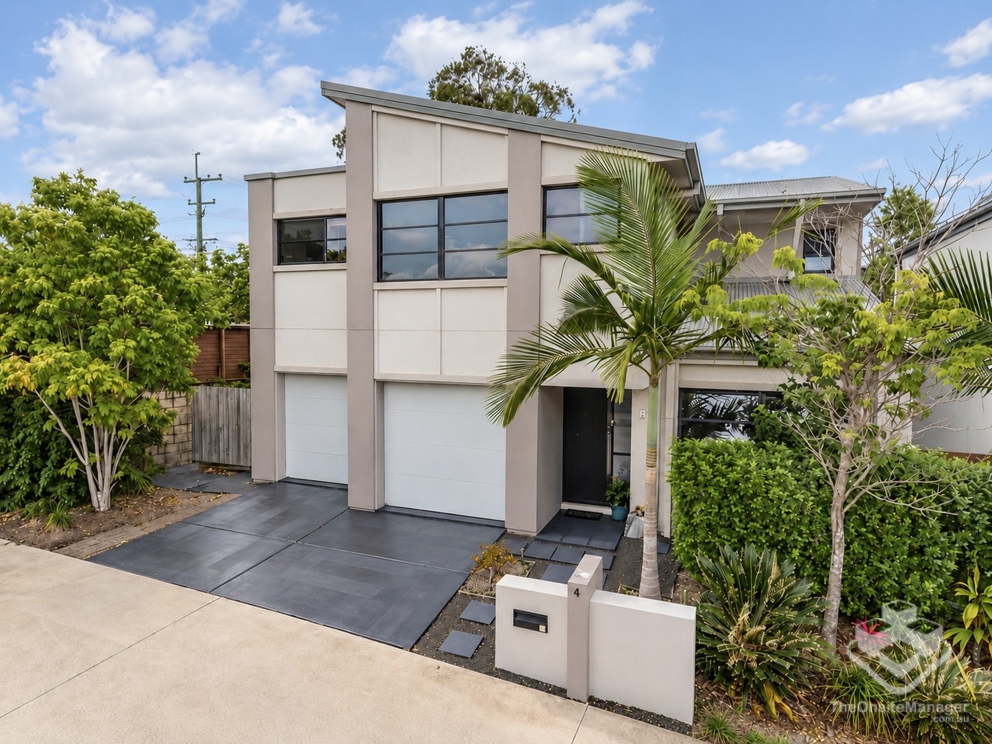 Spacious Standalone Townhouse with Ground-Floor Master Suite