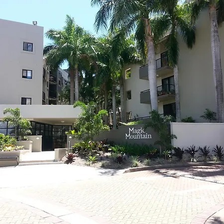 4 Bedroom Unit With Hinterland Views