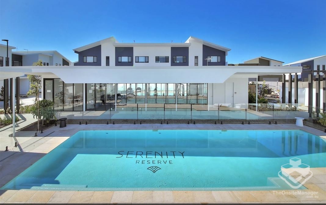 Luxury modern 4-bed 2.5-bath townhouse