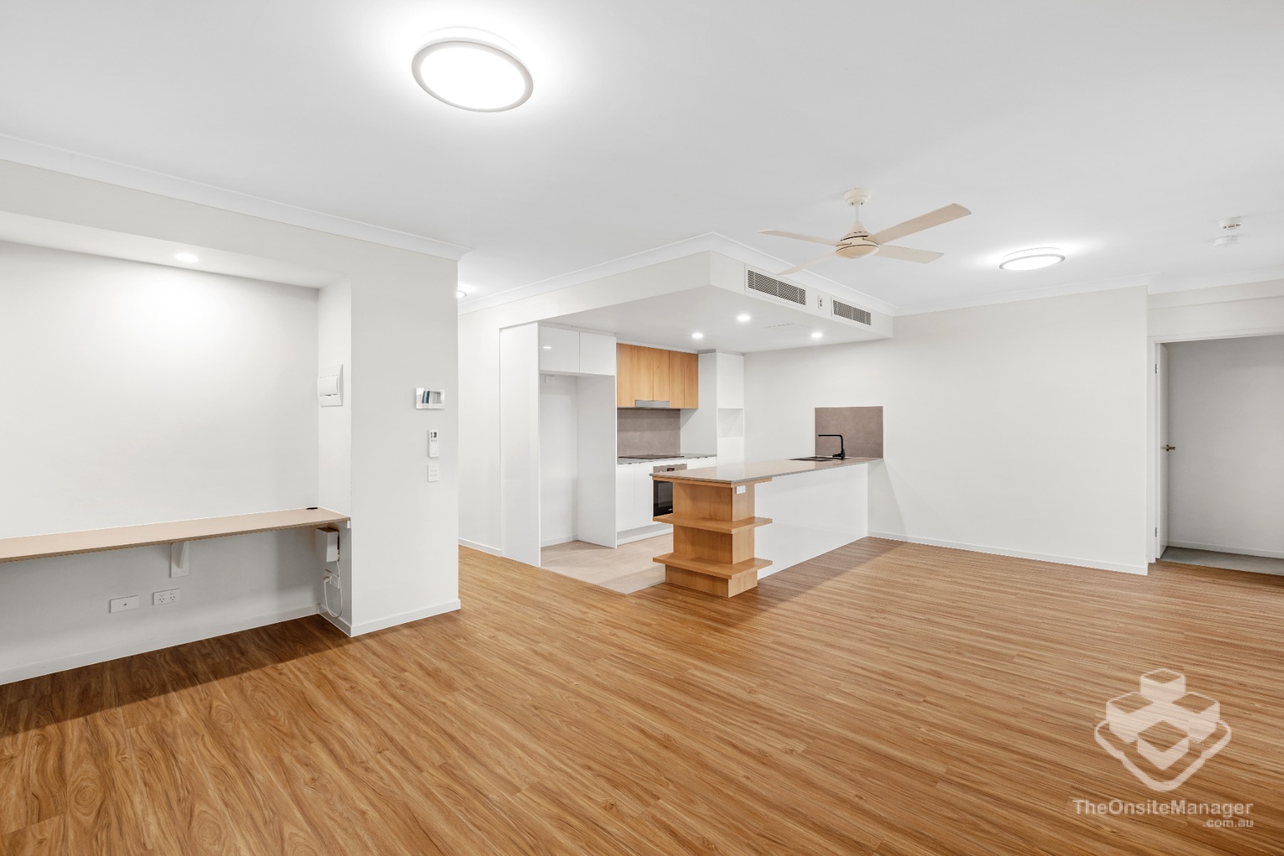 Spacious Modern Apartment with Large Balcony and Study Nook