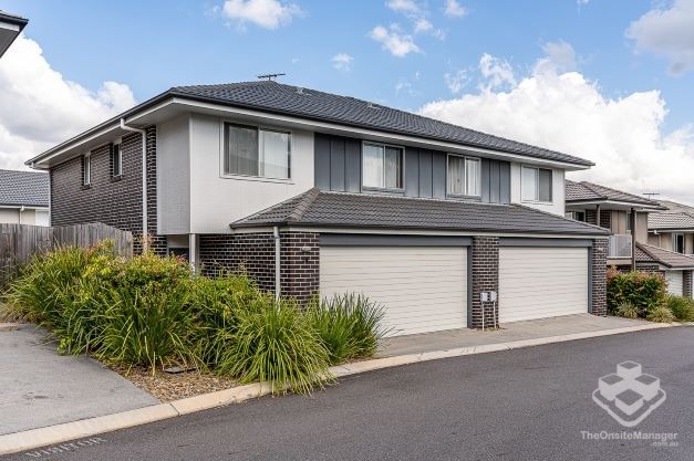 Spacious 4 Bedroom Townhouse, Redbank Plains