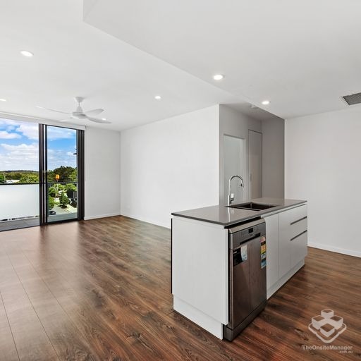 MODERN 1 BEDROOM APARTMENT - WALK TO WESTFIELD - GREAT VALUE