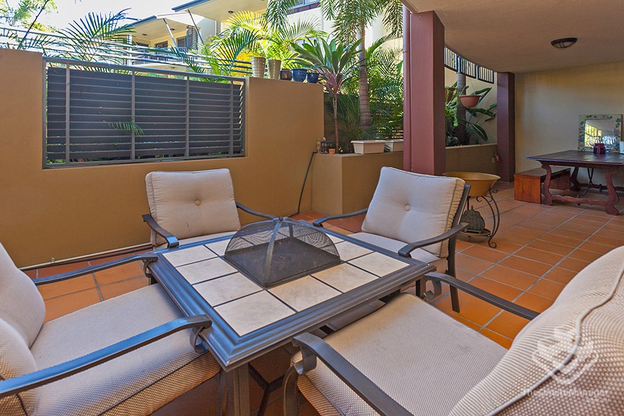 Very large Spacious Apartment With Study and Courtyard
